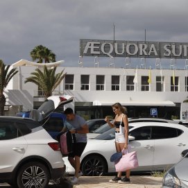 Turistas en hoteles de Lanzarote. Foto: José Luis Carrasco.