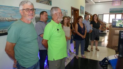 Inaugurada la exposición 'Mirando al Mar' en la Sociedad Democracia