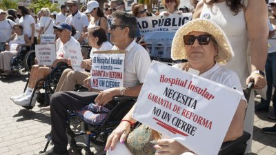 Manifestación por el Hospital Insular  (Fotos: Juan Mateos)