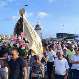 Procesión marítima del Carmen en Valterra