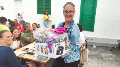 Fiestas de Caleta Caballo con la procesión de La Lapa