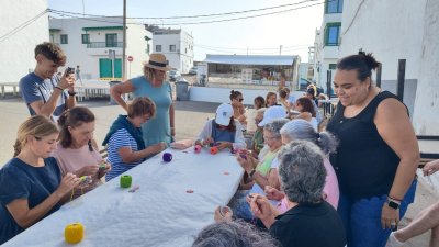 Fiestas de Caleta Caballo con la procesión de La Lapa