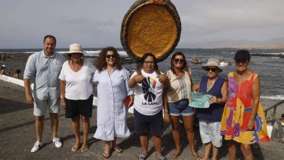 Fiestas de Caleta Caballo con la procesión de La Lapa