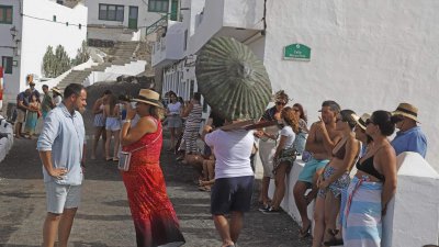 Fiestas de Caleta Caballo con la procesión de La Lapa