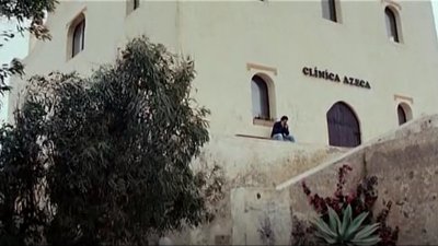 Escena de la película Los Abrazos Rotos. Clínica Azeca