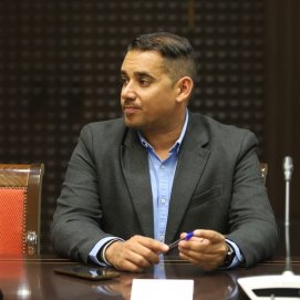 Yoné Caraballo en el Parlamento de Canarias