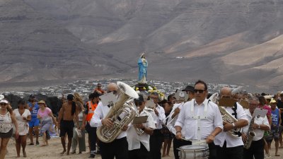 Procesión del Sagrado Corazón de María en Famara (Fotos: La Voz)