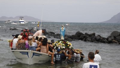 Procesión del Sagrado Corazón de María en Famara (Fotos: La Voz)