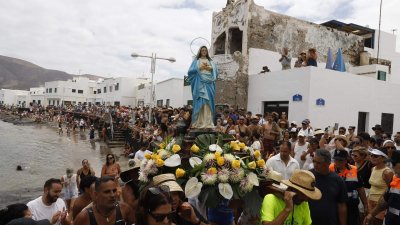 Procesión del Sagrado Corazón de María en Famara (Fotos: La Voz)