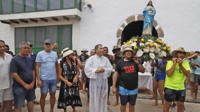 Procesión del Sagrado Corazón de María en Famara (Fotos: La Voz)