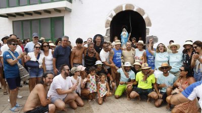 Procesión del Sagrado Corazón de María en Famara (Fotos: La Voz)