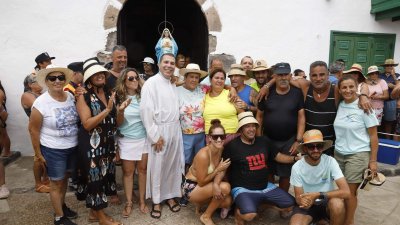 Procesión del Sagrado Corazón de María en Famara (Fotos: La Voz)