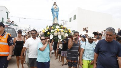 Procesión del Sagrado Corazón de María en Famara (Fotos: La Voz)