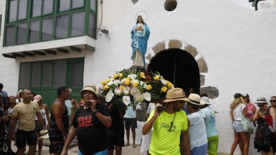 Procesión del Sagrado Corazón de María en Famara (Fotos: La Voz)