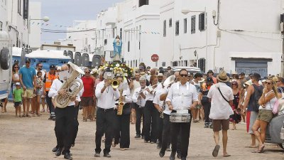 Procesión del Sagrado Corazón de María en Famara (Fotos: La Voz)
