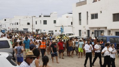 Procesión del Sagrado Corazón de María en Famara (Fotos: La Voz)