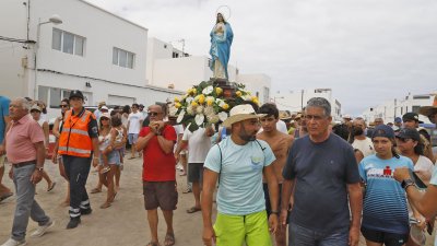 Procesión del Sagrado Corazón de María en Famara (Fotos: La Voz)