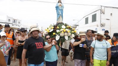 Procesión del Sagrado Corazón de María en Famara (Fotos: La Voz)
