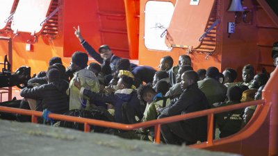 Llegada de migrantes a Puerto Naos (Fotos: Juan Mateos)