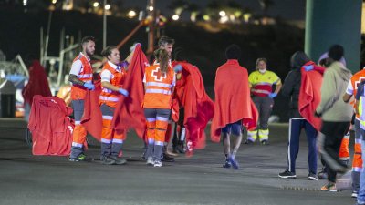 Llegada de migrantes a Puerto Naos (Fotos: Juan Mateos)