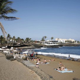 Hoteles en Playa Bastián, Costa Teguise. Foto: José Luis Carrasco.