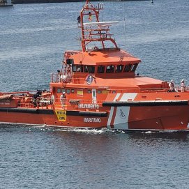 Una embarcación de Salvamento Marítimo a la llegada de Puerto Naos. Foto: D. Camacho.