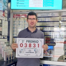 La librería Verode que entrega el segundo premio de la Lotería Nacional.