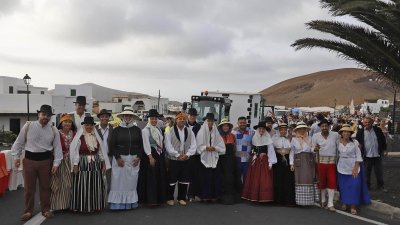Ofrenda en la Romería de Los Dolores. 
