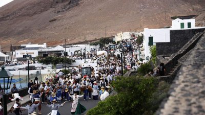 Ofrenda en la Romería de Los Dolores. 