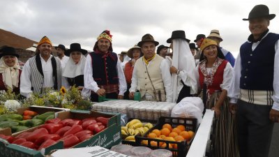 Ofrenda en la Romería de Los Dolores. 