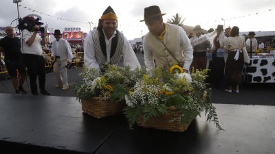 Ofrenda en la Romería de Los Dolores. 