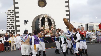 Ofrenda en la Romería de Los Dolores. 