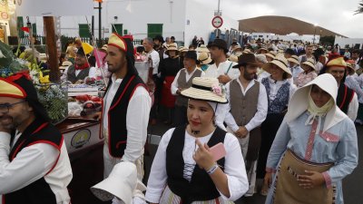 Ofrenda en la Romería de Los Dolores. 