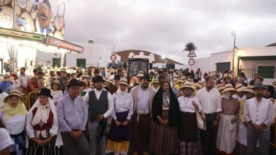 Ofrenda en la Romería de Los Dolores. 