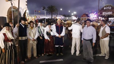 Ofrenda en la Romería de Los Dolores. 