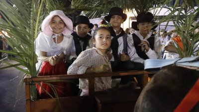 Ofrenda en la Romería de Los Dolores. 
