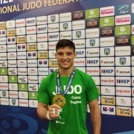 El lanzaroteño Jorge Cano con la medalla de oro en el Gran Prix de Zagreb en Croacia