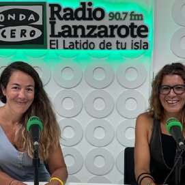 Ana Suárez y Tharais Armas en la entrevista en Radio Lanzarote-Onda Cero