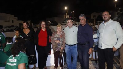 Descubrimiento de la placa en honor a José Luis Aparicio Morales (Fotos: La Voz)