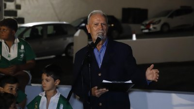 Descubrimiento de la placa en honor a José Luis Aparicio Morales (Fotos: La Voz)
