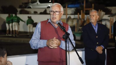 Descubrimiento de la placa en honor a José Luis Aparicio Morales (Fotos: La Voz)