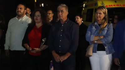 Descubrimiento de la placa en honor a José Luis Aparicio Morales (Fotos: La Voz)
