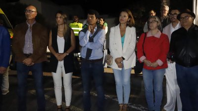 Descubrimiento de la placa en honor a José Luis Aparicio Morales (Fotos: La Voz)