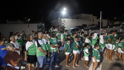 Descubrimiento de la placa en honor a José Luis Aparicio Morales (Fotos: La Voz)