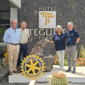 Donación de colchones por parte del  Hotel Teguise Playa y Rotay