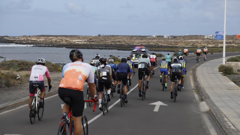 Second day of the First Cycling Tour of Lanzarote (Photos: La Voz)