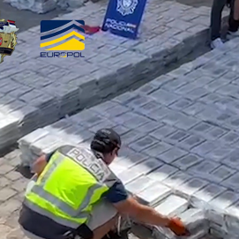 La Policía Nacional con las 2,7 toneladas de cocaína incautadas