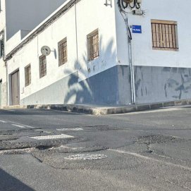 Un socavón en una carretera de Titerroy