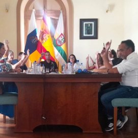 Pleno de Haría de las bases de las becas 