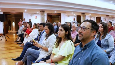Coloquio de Francina Armengol sobre el futuro del turismo. Fotos: PSOE y Juan Mateos.